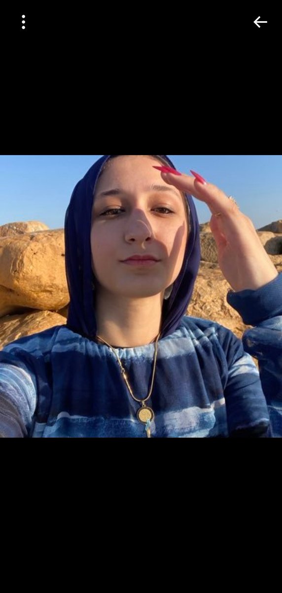 وعلى رأي اخواتنا السعوديات
هذا وجهك وتسولفين بعد!
يعني مبحبش اجيب في سيرة بنات زيي بس بجد ربع ثقتك في وشك وانتي حاطه صورته بروفايل وبتتكلمي على ادي البت