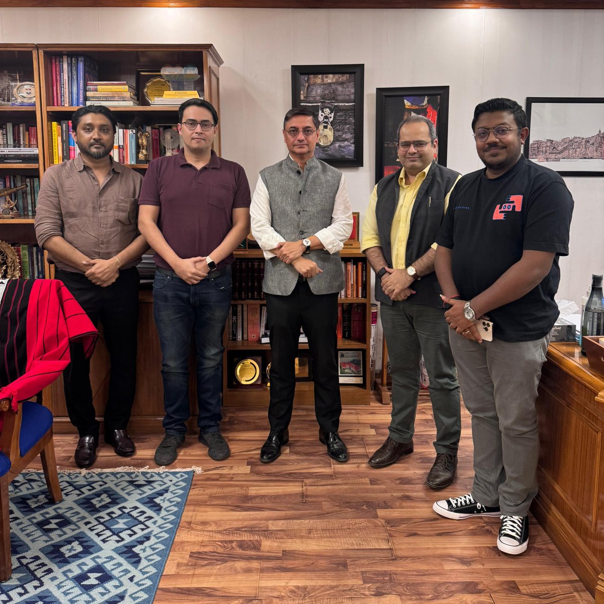 CryptooIndia's tweet image. 🚨 BREAKING: 🇮🇳 Polygon and Anq teams meet with PM Modi’s economic advisor Sanjeev Sanyal to discuss tokenization and stablecoins.