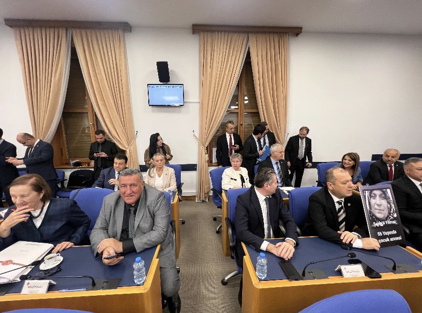 TBMM Plan ve Bütçe Komisyonu’nda bugün Çalışma ve Sosyal Güvenlik Bakanlığı’nın bütçe görüşmelerindeyiz.

CHP grubu olarak; emekçinin, emeklinin, gençlerin ve kadınların hakkını savunmak için buradayız. Emeklilikte adalet talep eden yurttaşlarımızın, yıllardır kadro bekleyen