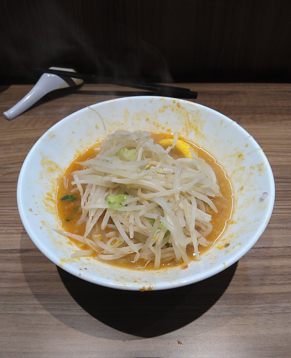 らーめん菊
限定トムヤム汁なし変更パクチー×2ニンニクマヨネーズ
溢れるパクチー愛ww
スープ割にヤサイおかわりで大満足✨
美味かった(｡･ω･)y-ﾟﾟﾟ