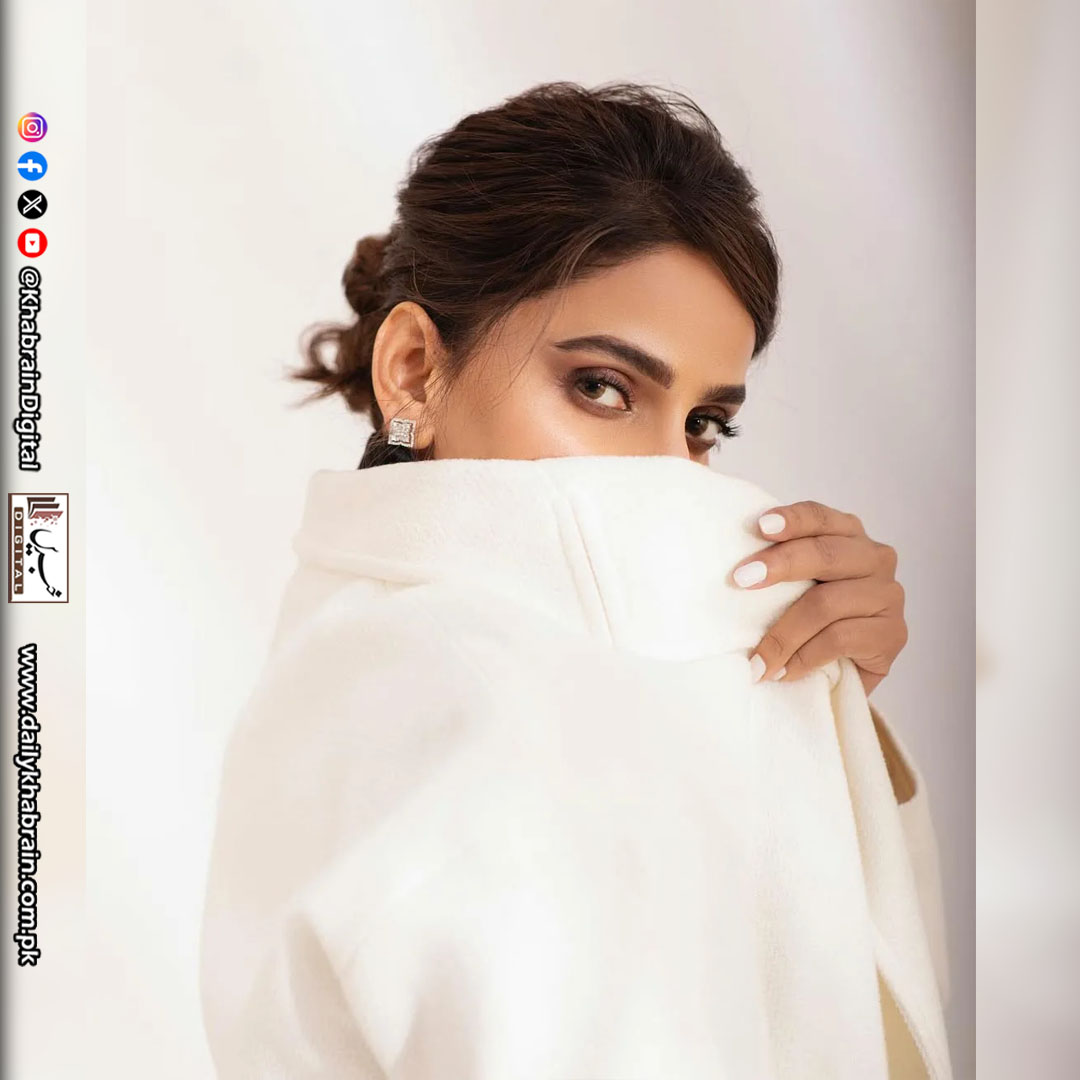 daily_khabrain's tweet photo. SABA
Empowered and rare, she turns every challenge into flair

#khabraindigital 
#SabaQamar #FashionIcon #EmpoweredElegance #RareAndRadiant #StyleWithStrength #BoldAndBeautiful #QueenVibes #UnstoppableStyle #PakistaniFashion #GlamWithGrace #FearlessAndFlawless #IconicEnergy https://t.co/sV2uO3S3P9