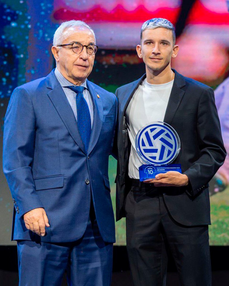 👏 Yeremay Hernández e Luis Chacón, premiados na IV edición dos Premios <a href="/afefutbol/">AFE</a> 

🏅Yeremay, mellor xogador de Segunda División a tempada pasada

🏅Chacón, mellor xogador do grupo 1º de Primera Federación a campaña pasada

Parabéns, deportivistas! 💙