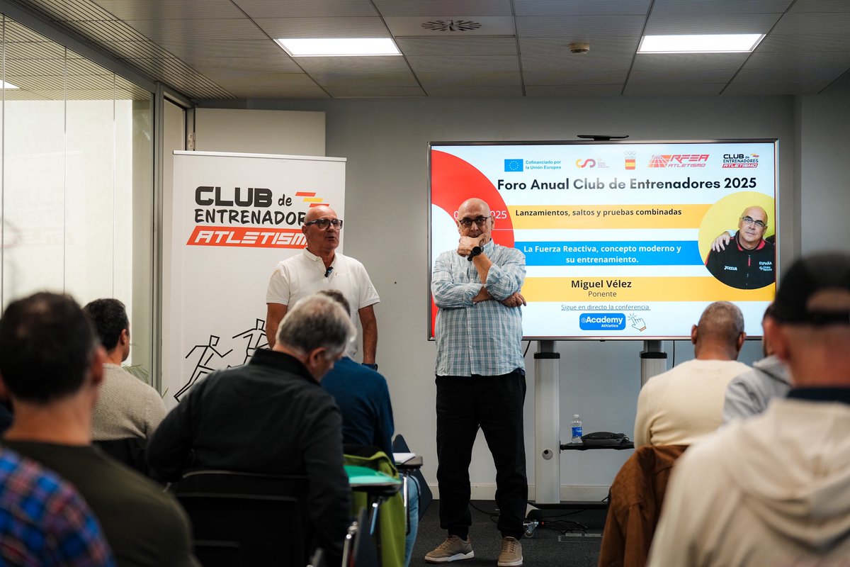 Cerramos el Foro Anual de Entrenadores 2025 👏🏼

Saltos, lanzamientos y combinadas fueron los protagonistas de esta última jornada 🔥

Semanas de aprendizaje, intercambio y crecimiento para todos los que formamos parte del atletismo.

¡Gracias a los entrenadores y expertos que lo