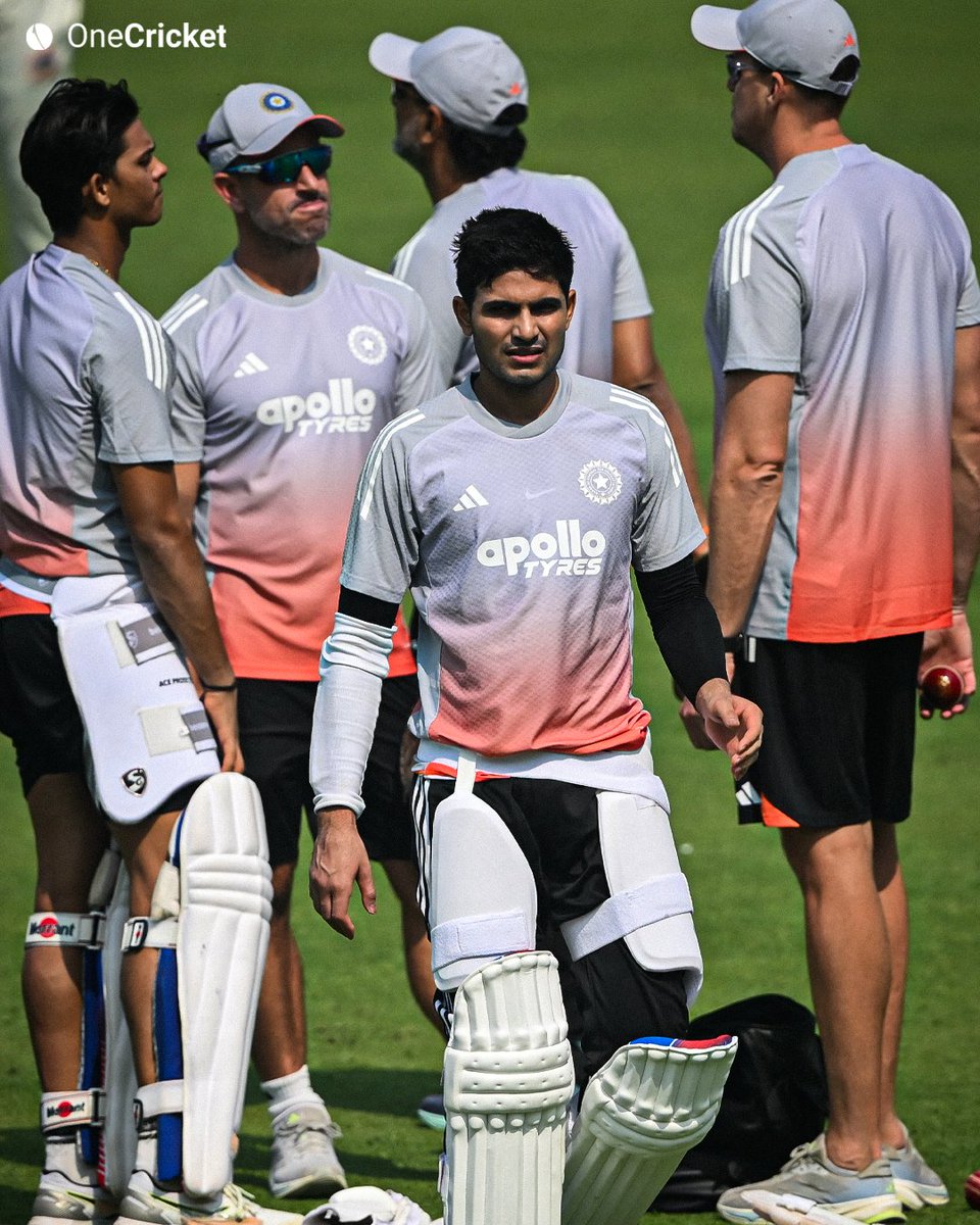 Team India turned heads in training, sporting fresh new colours on their kits..🤩
.
.
.
.
.
#yashasvijaiswal #Cricket #Bumrah #INDvSA #TestCricket #ShubmanGill #Jadeja