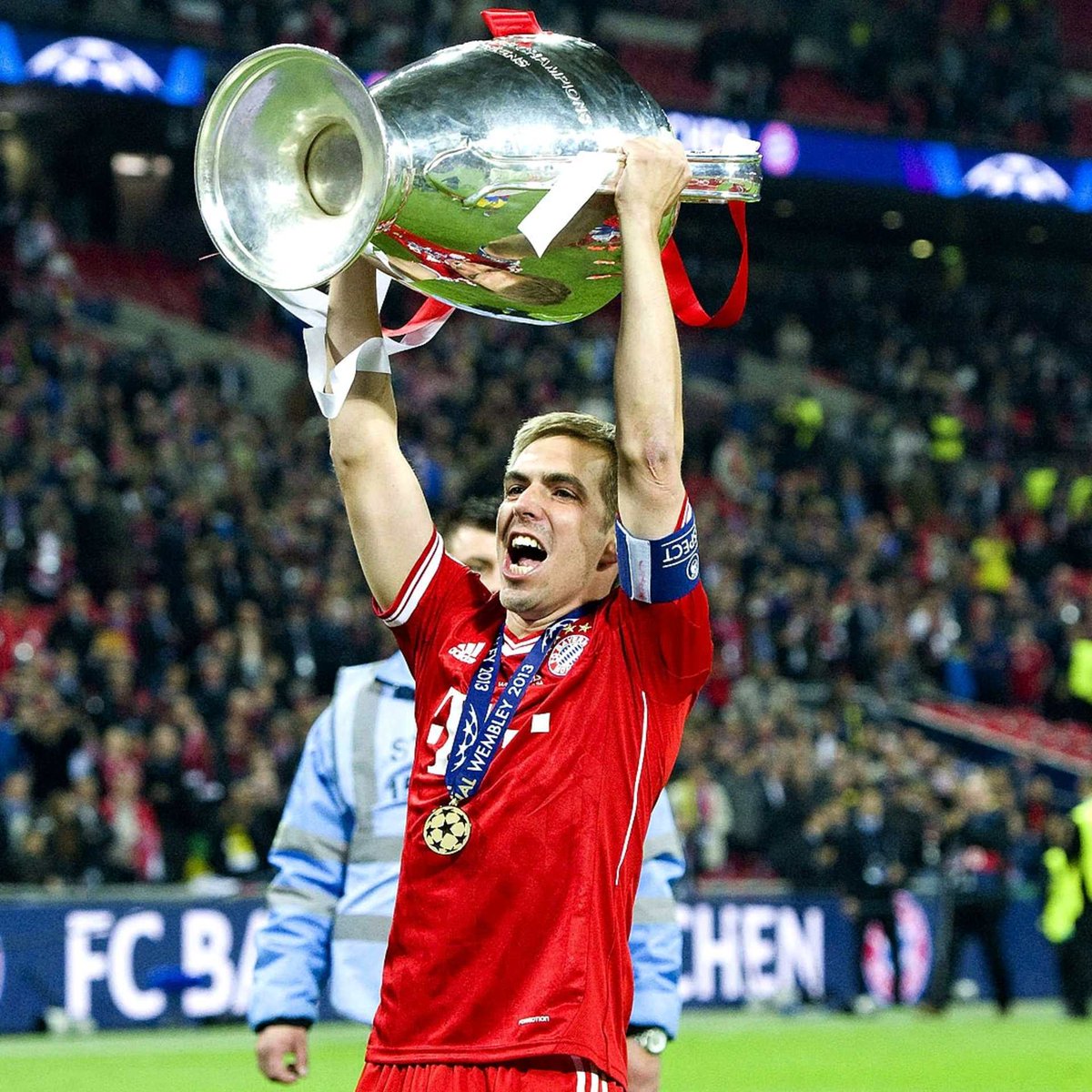 iMiaSanMia's tweet photo. Bayern and Germany legend Philipp Lahm turns 42 today. Happy birthday! 🎉🇩🇪 https://t.co/J1pMeeX4br