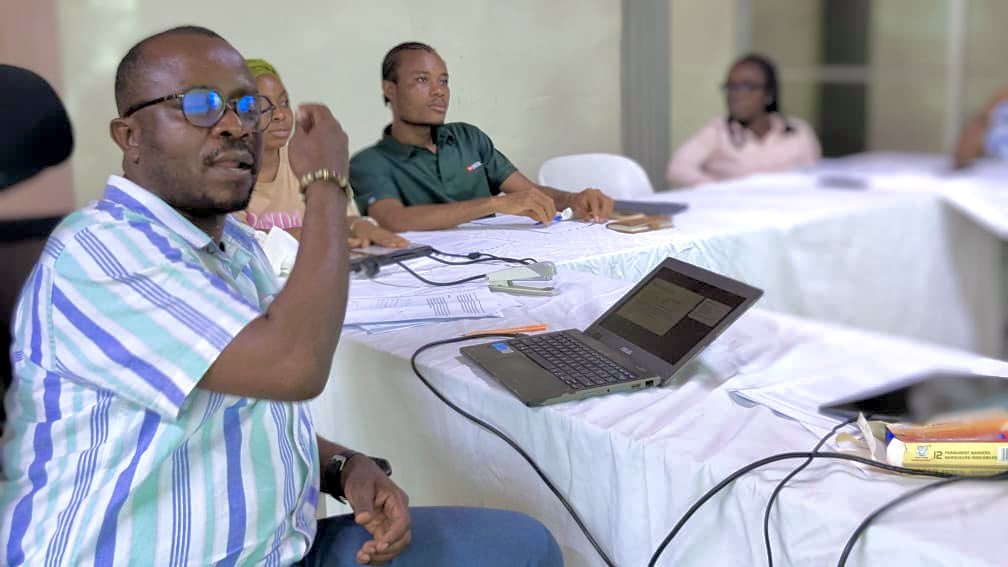 morlaiasKamara5's tweet photo. Grateful for the opportunity to serve as youth leader &amp; co-researcher for @dci_sierraleone Research on Access to Justice for children in conflict with the law through the #LEF Project funded by @FundHumanRights the research is conducted in 5 countries https://t.co/nfnMg6fAz8