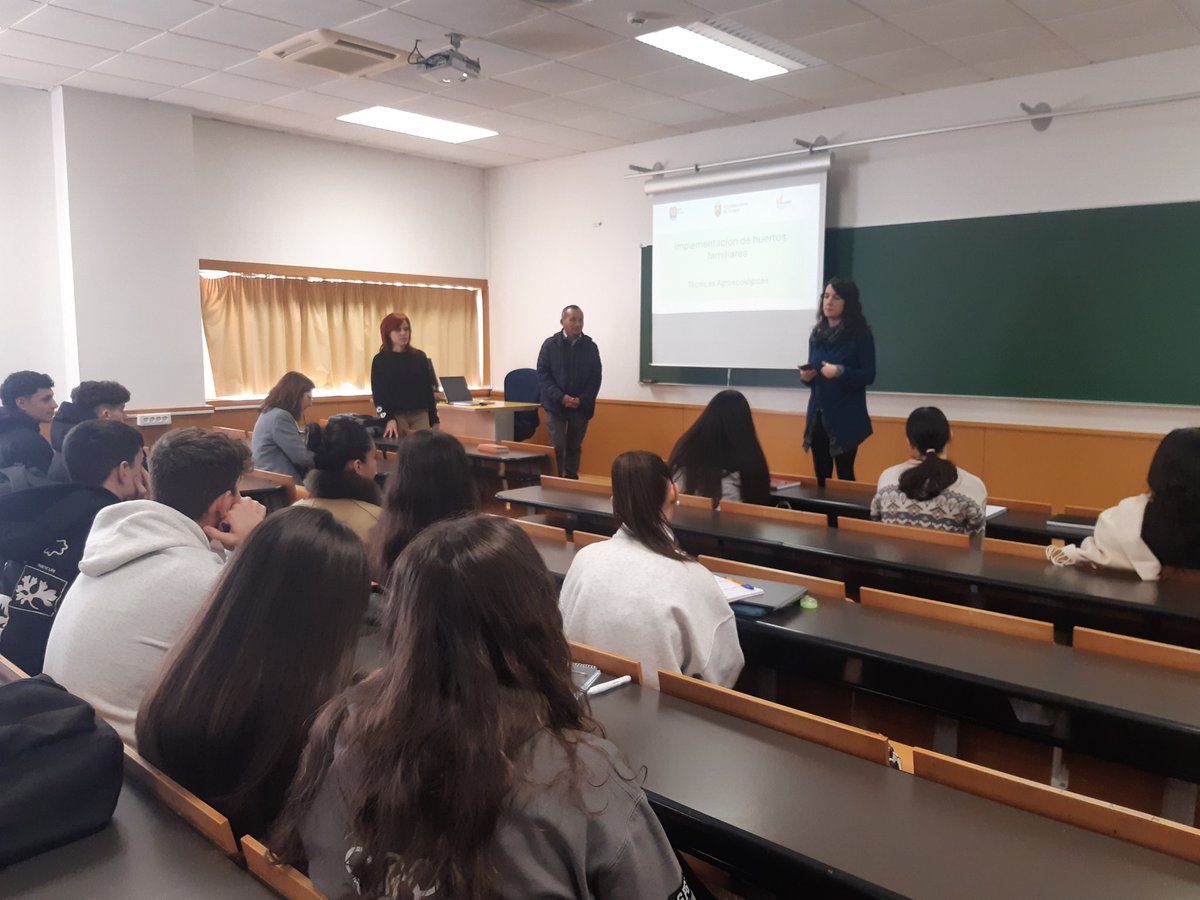 El día de hoy, el representante de nuestra contraparte en Guatemala, el día de hoy está compartiendo con estudiantes de la <a href="/UBUEstudiantes/">Universidad Burgos</a> los proyectos de seguridad alimentaria que estamos llevando a cabo con el apoyo del <a href="/Aytoburgos/">Ayuntamiento de Burgos</a>
