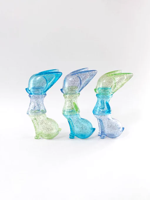 sofvi new color ICHI[スパークル] blue| pink クリアラメの成型パーツを組み合わせたICHIです 形が映えてラメがキラキラで可愛いくできたのでぜひお手元でご覧いただけたら嬉しいです それぞれ3兄弟セットで、デザフェスで販売します #デザフェス62