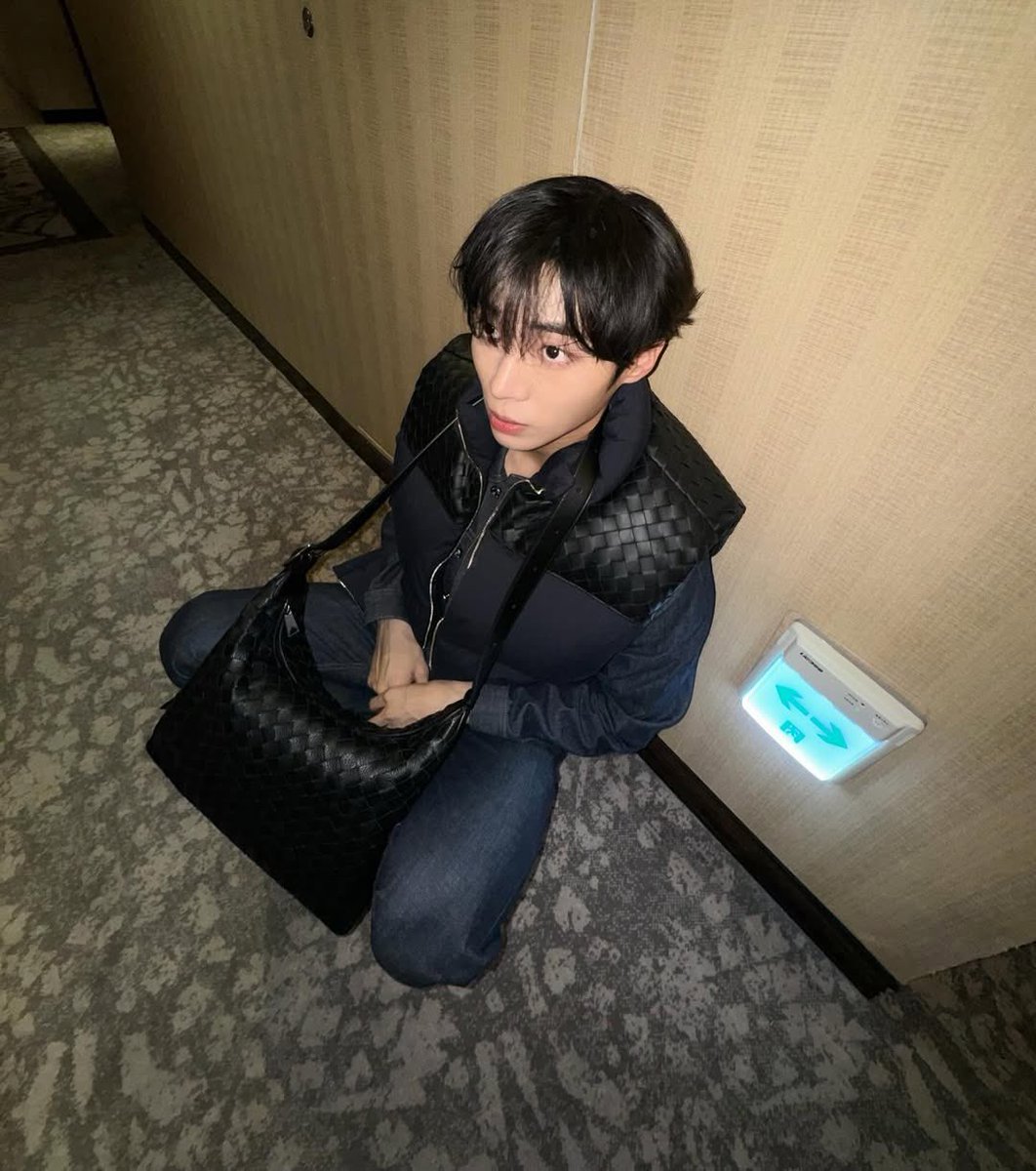 ChhmmY_'s tweet photo. 요새머지 더잘생겻네~ https://t.co/cxrCkSCgfy