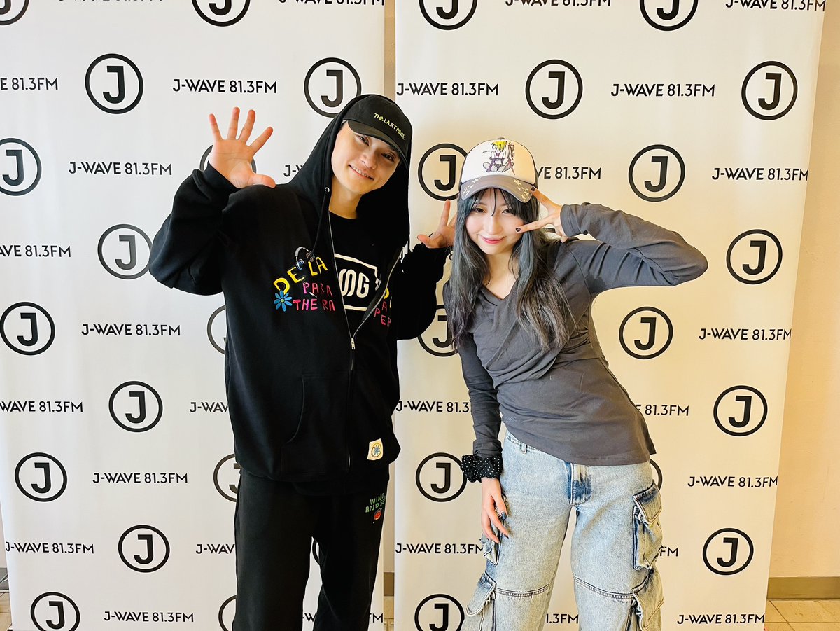dive813's tweet photo. #SKYHI
DIVE TO THE NEW WORLD⚡️
@SkyHidaka

今週は #eill さんが登場！

#BEFIRST #夢中 の制作秘話！
そして、デビュー前にSKY-HIから受けたアドバイスとは？
たっぷりお話伺います！
@_eill_ 

#dive813 #jwave https://t.co/fyx47Wa3jZ