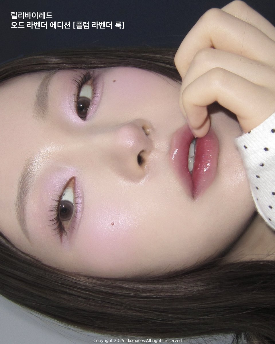 dxxoxcos's tweet image. #광고 #RT이벤트 @lilybyredkr 
#rt 추첨 3인에게 오드 라벤더 에디션 전제품을 보내드려요🎁

릴리바이레드 NEW 오드 라벤더 에디션💟
존재감 확실한 광과 펄감이 포인트인
라벤더빛 에디션이 새로 나왔어요!!✨

이제 겨울이 오는 게 느껴지는 보라빛 컬러감 . .☃️
데일리로도, 그리고 잼메로도 활용…