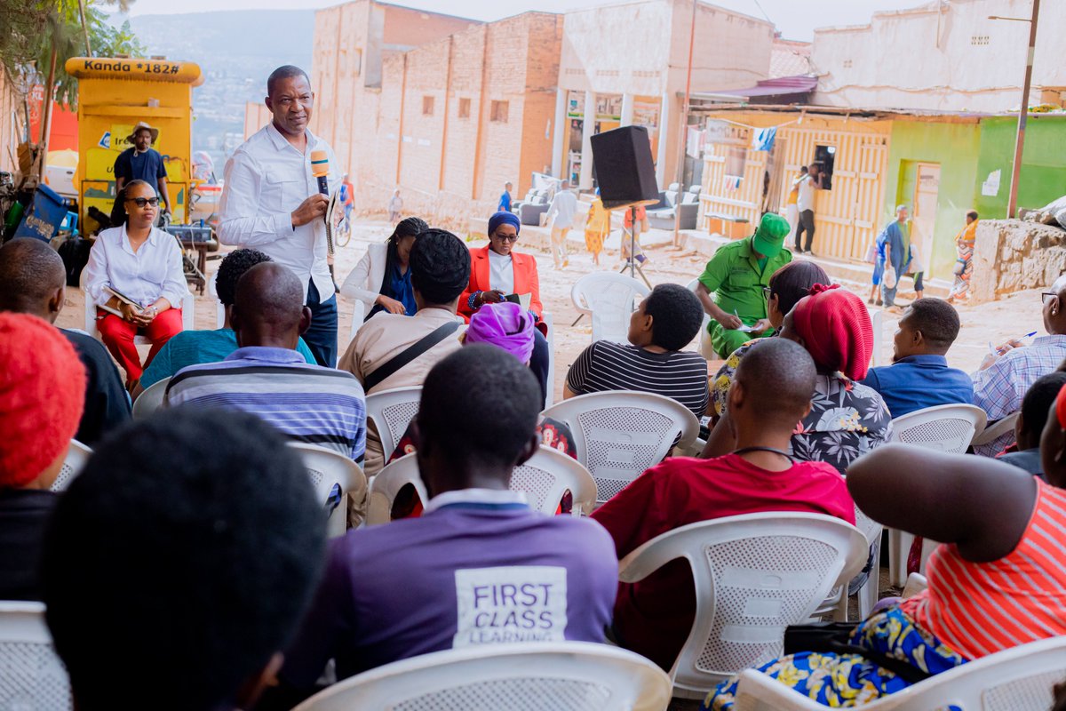 KicukiroDistr's tweet image. Uyu munsi hari Inteko z'abaturage aho tuza kuganira ku ngingo zirimo:
➡Isuku;
➡Kuzirikana ko tariki 27 Ugushyingo 2025 muri “Camp Kigali” hazabera Urubuga ruhuza abashaka akazi n’abagatanga #KigaliJobNet ;
➡Turaganira kandi ku kamaro ko gukemura amakimbirane hatisunzwe Inkiko.