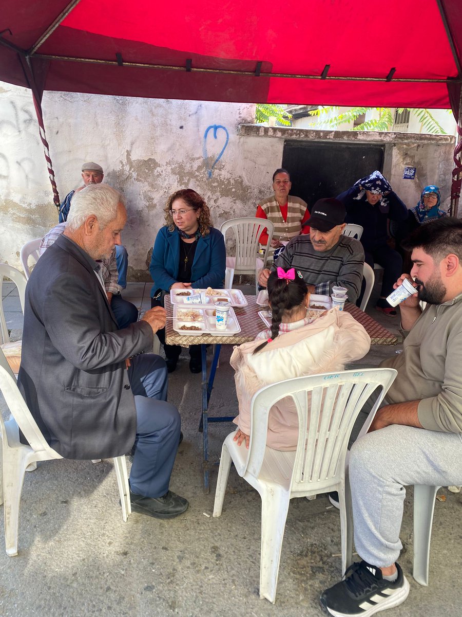 Kaymakam Sultan DOĞRU, ilçemiz vatandaşlarından Serkan MADAN’ın taziyesine katıldı. Aileye başsağlığı dileyen Kaymakam DOĞRU, merhuma Allah’tan rahmet, yakınlarına sabır ve metanet temennisinde bulundu.