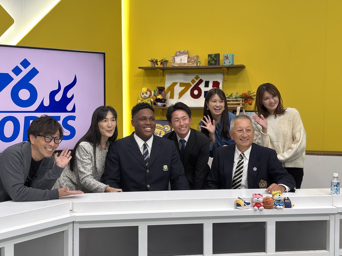 HSA_nasu777's tweet photo. 【イイシラセ速報】 本日(11/11)この後18：15頃から、エミール君がとちぎテレビの「イブニング6プラス」に生出演することが決定しました！ とちぎテレビをご覧いただける���リアにお住いの皆様は是非、リアルタイムでご覧ください(^^)/ ※写真は、リハーサル時のものです。 https://t.co/sItIRPJYto