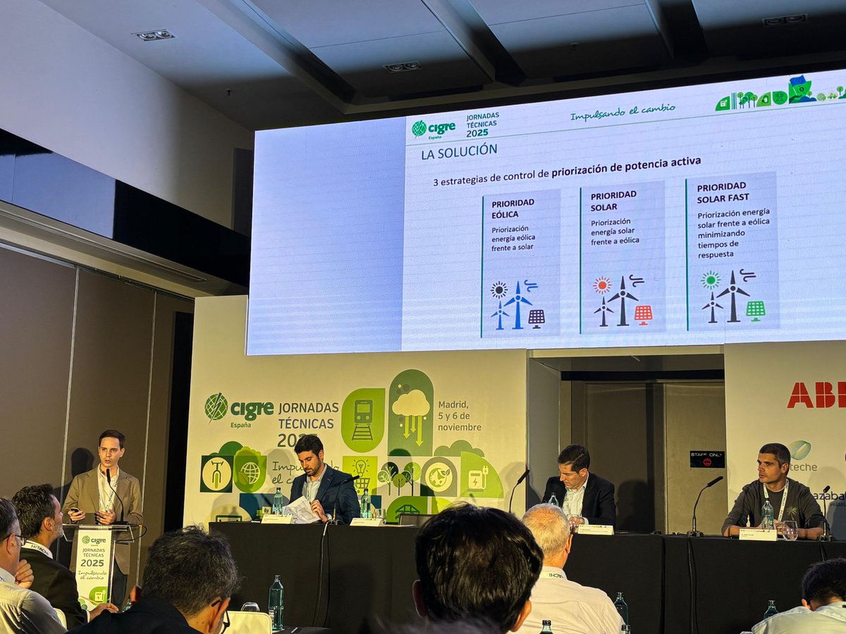 ingelectus's tweet image. Nuestro compañero José Luis Costela presentó en CIGRES Spain los avances del #HPPC desarrollado junto a @ACCIONA: control inteligente para plantas híbridas eólicas y solares.

Innovación para una red más eficiente. ⚡️

#Ingelectus #CIGRE #Renovables  #PowerPlantController