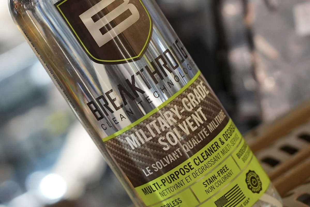 jkarmy_int's tweet image. Breakthrough Military Grade Solvent 
16oz Bottle With Spray Cap 💦

Best for cleaning &amp;amp; degreasing ✨

Suitable for all environments!!! 
From Daily home use to Military firearms 

#breakthrough #solvent #degreaser #cleaning