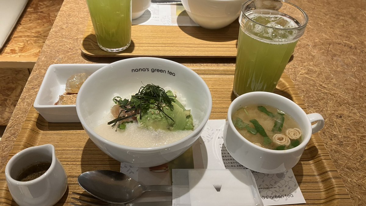 msk_msp's tweet image. みんな大好きmilestoneさん@milestone202108 とデート❤️
生のLM音読！私の発音指導！おすすめフォロワーさんを教えていただいたり✨
もうもうありがたすぎて泣きそう😭

スーパー優しい方。
そして努力の塊みたいな方。

楽しかったです☺️
ありがとうございました💖
私お土産もらいすぎ…🥹