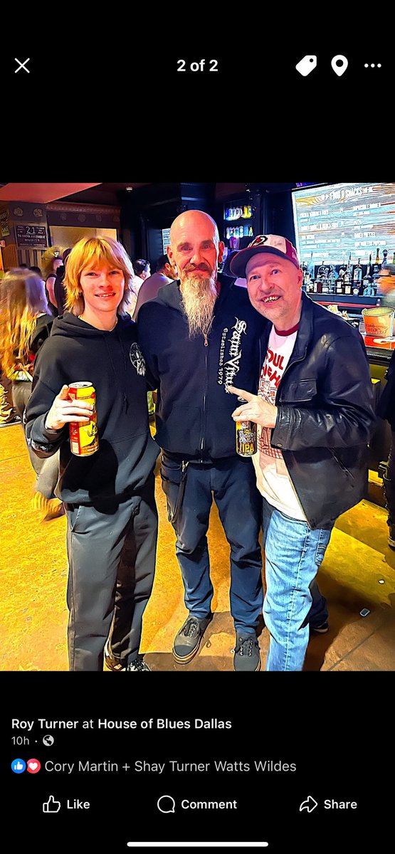 Great to see my old pal (&amp; original #kyuss member) 
<a href="/NICKOLIVERI/">NICK OLIVERI</a> 
Took my nephew to his first <a href="/gwar/">GWAR</a> show. <a href="/thedwarvesband/">The Dwarves</a> &amp; <a href="/Helmetmusic/">helmetmusic</a> stacked the deck for maximum heaviness (&amp; fun) 🤘