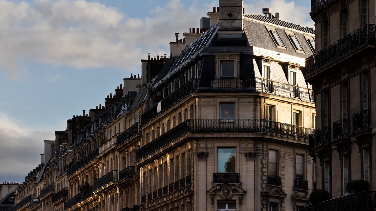 À Paris, un débarras de 2m² mis en vente pour 14.000 euros, selon l'annonce il peut se "transformer en un espace de vie cosy et intimiste"
l.bfmtv.com/x9XG