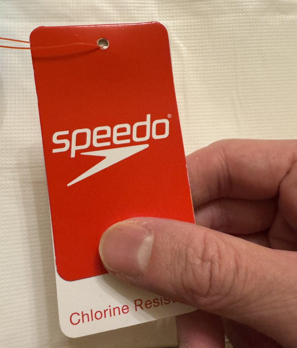 今日雙十一，當然要消費

小編買咗條新嘅Speedo三角泳褲，咩顏色就賣個關子先

邊個第一個約我游嘅，我就著住佢同你shower fun🤭