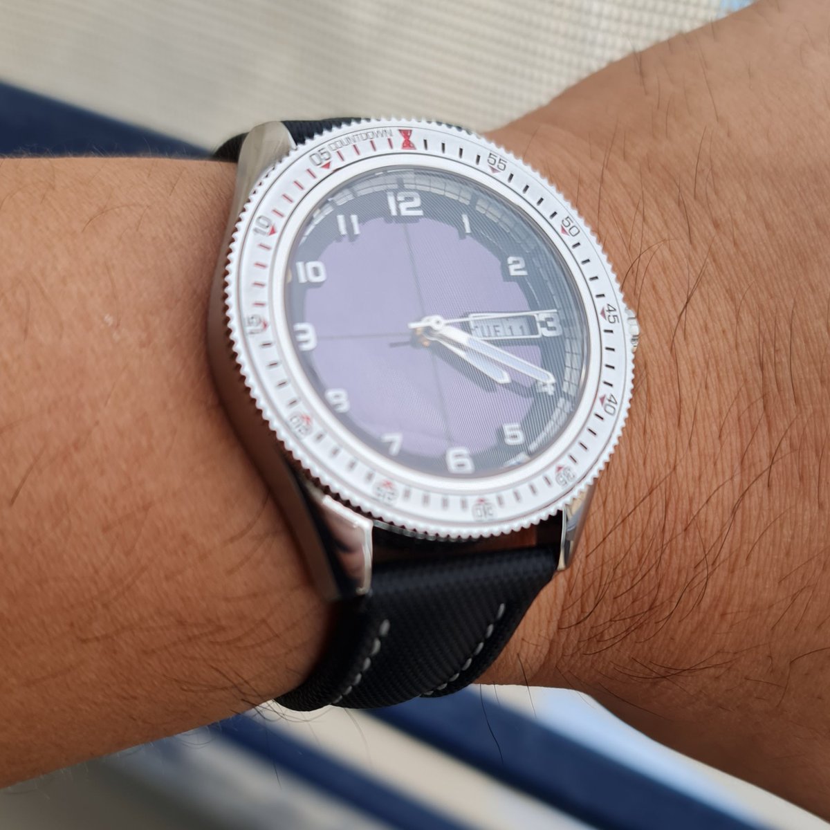 Hooi21's tweet photo. I built my own watch! 
Well, assembled it from aliexpress parts at least. 
Solar quartz, so no battery changes needed unless i decide to become a total shut-in. Not off the table. https://t.co/GNTZdMBJAD