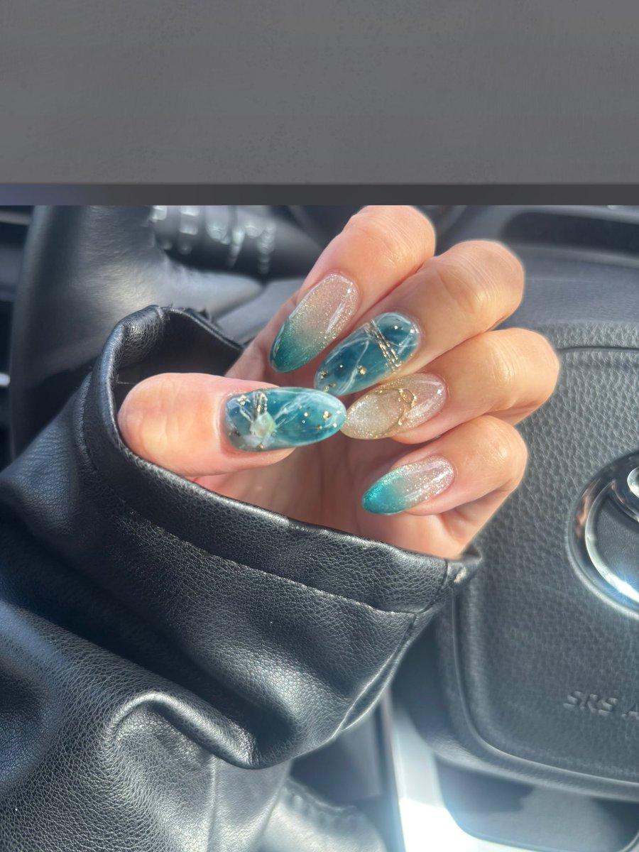 冬の夜の海みたいなネイル