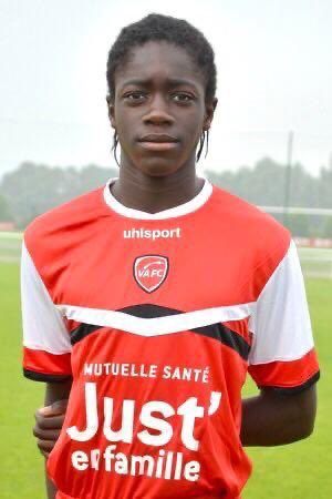 ActuFoot_'s tweet image. 𝗟'𝗔𝗡𝗗𝗘𝗖𝗗𝗢𝗧𝗘 𝗛𝗜𝗟𝗔𝗥𝗔𝗡𝗧𝗘 de Dayot Upamecano 🇫🇷 qui révèle avoir joué 𝗔𝗧𝗧𝗔𝗤𝗨𝗔𝗡𝗧, et 𝗾𝘂'𝗼𝗻 𝗰𝗼𝗺𝗽𝗮𝗿𝗮𝗶𝘁 𝗮̀ 𝗘𝗺𝗺𝗮𝗻𝘂𝗲𝗹 𝗔𝗱𝗲𝗯𝗮𝘆𝗼𝗿. 🤣

« Mon jeu de tête, c'est inné. J'ai toujours été bon de la tête.

Quand j'était gamin,…