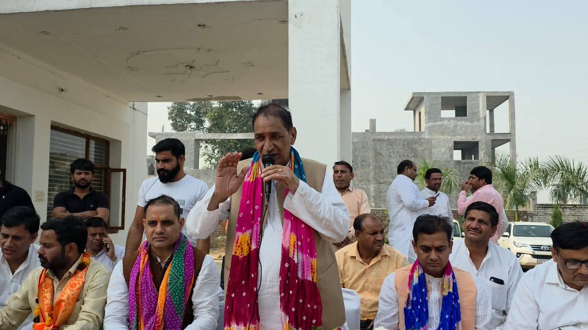 आज भारत की एकता और अखंडता के प्रतीक लौह पुरुष सरदार वल्लभभाई पटेल जी की 150वीं जयंती के उपलक्ष्य में निकली सरदार <a href="/150/">150</a> यूनिटी मार्च दादरी विधानसभा के ग्राम महावड़ पहुँची, जहाँ श्री मनमोहन प्रधान जी ने गाँववासियों के साथ मिलकर पदयात्रा का गर्मजोशी से स्वागत किया।

गाँव में तिरंगों