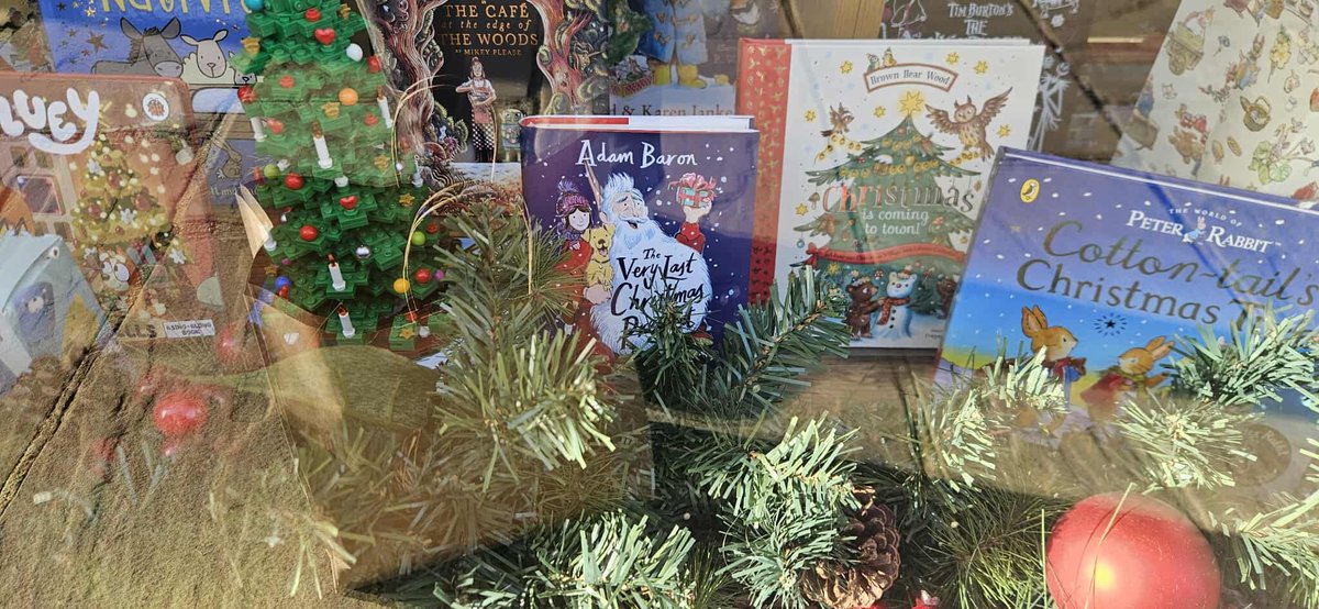 OOOOOh. Something looking v good in the window of <a href="/WaterstonesRose/">Waterstones Canterbury 📚</a> <a href="/RoseLaneKids/">Waterstones Canterbury Children's Books</a>