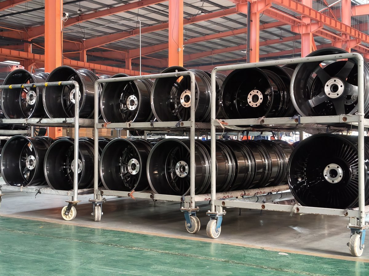 ForgedPOV's tweet image. Freshly forged and ready to roll! 🔥 These beauties are all set for packaging and heading out to their new homes. 

#forgedwheels #customwheels #wheelmanufacturing #carparts 🚗💨