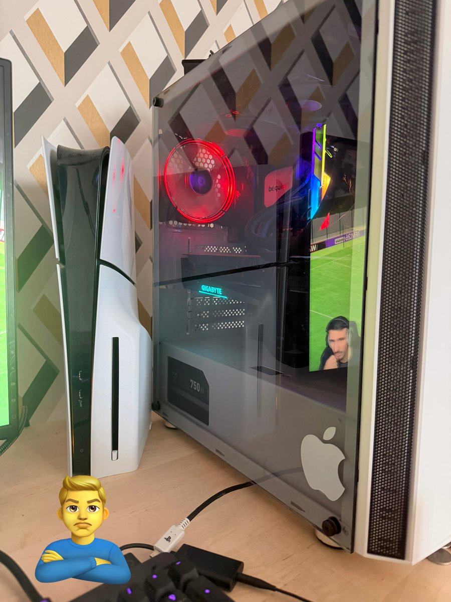 machinemonstre's tweet image. Je préfère ça au gros LOLO #nerds #venezlesfilles #gourmand #lover