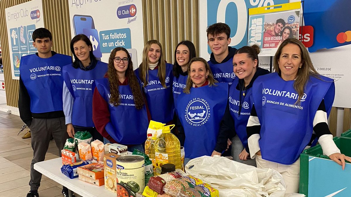 El pasado viernes, algunos profesores y miembros del personal de Trinity College S.S. Reyes, junto con un grupo de alumnos de 1º y 2º de #Bachillerato, colaboraron con la Fundación <a href="/bancoalimadrid/">BancoAlimentosMadrid</a>  en la recogida realizada de 17:00 a 21:00 h en Carrefour Plaza Norte.