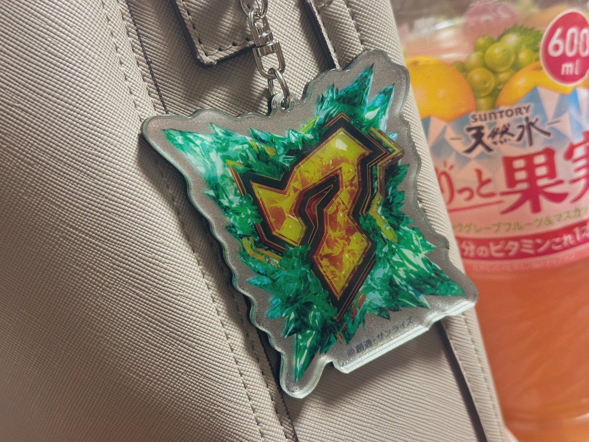 ltng_f__a's tweet photo. 母「なにこれw」

う「え〜分かんない〜彼氏につけられた〜」 https://t.co/DqIazNKLQn
