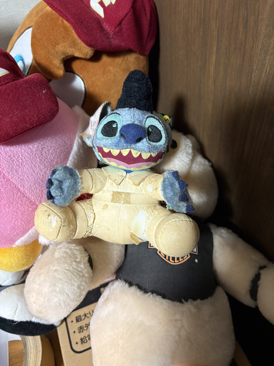 Lib1doriaN's tweet image. 高校生の頃スクバに付けてたスティッチぼろぼろになってるけど残ってて泣ける