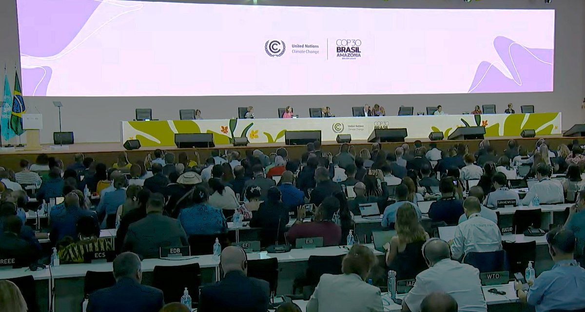 compromisoclima's tweet image. La #COP30 ha arrancado en Belém con ➕60.000 personas reunidas.  El presidente Lula da Silva 🇧🇷 ha recordado 3 desafíos: #ambición, #implementación y la brecha de medios. 

¡Desde #AmbiciónCOP te contamos todos los detalles desde Brasil! 👇porelclima.org/actua/ambicion…