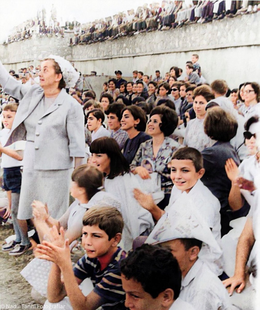 Orduspor tribünü taraftarları. Ordu 1970