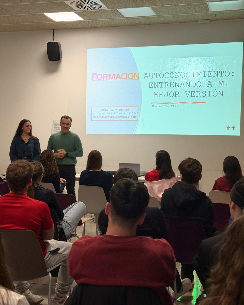 Ahir, la psicòloga esportiva Maria Barry va compartir instruments pràctics per millorar el rendiment, mantindre la motivació i afavorir el creixement personal. ✨🧠

El regidor d'Esports, Juanjo Susín, va acompanyar a molts joves que van omplir la sala. 💪🏼
#QuartÉsEsport