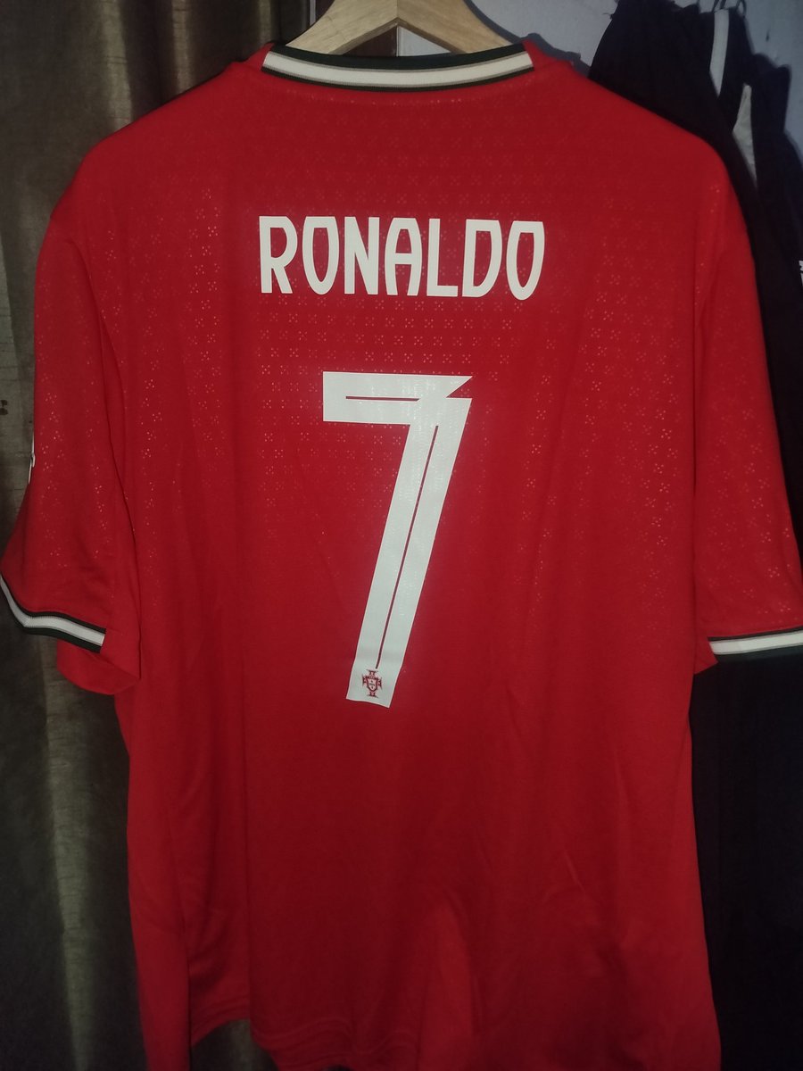 TDBJ48's tweet photo. #jersey4sale #wts 
Jersey Portugal 2025 edisi Nation League, kondisi BNWT, nameset+patch original, ukuran 2XL
Harga: 1.200k
Pembayaran: direct transfer / e-commerce by request + admin (ready all platform tokopedia, tiktok, shopee)
#TunasdiBalikJersey https://t.co/pNloc4AOu5