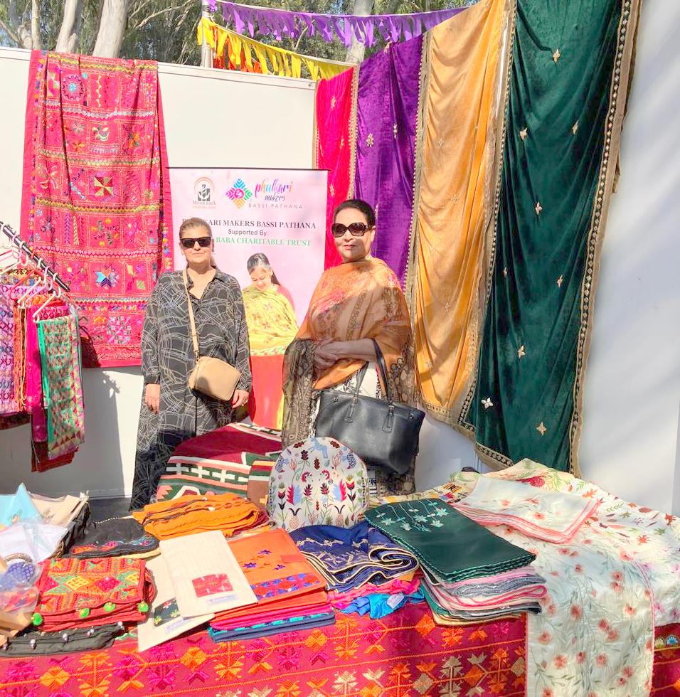 MBCT_Trust's tweet image. Phulkari Makers Bassi Pathana (PMBP), a self-help group of RURAL women artisans, showcased their exquisite collection at the 9th Military Literature Festival, held at the Lake Sports Complex, Chandigarh, from 7th to 9th Nov 2025.
#PMBP #PhulkariMakers #BassiPathana #Chandigarh