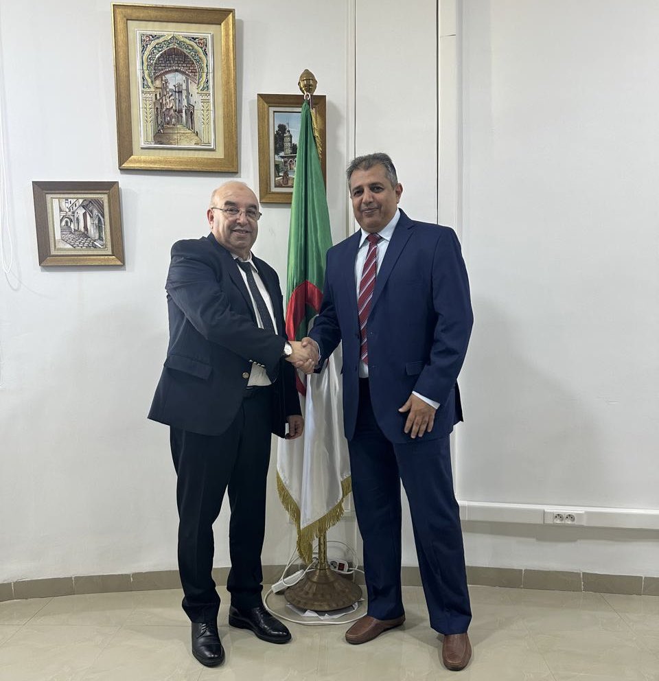تشرف المدير العام المهندس عمر الخراشي بزيارة الجمهورية الجزائرية ولقاء معالي السيد وسيم قويدري وزير الصناعة الصيدلانية لبحث سبل تعزيز التعاون الطبيه في السوق الجزائري زيارة مثمرة وفرصة قيّمة لفتح آفاق جديدة للشراكة والتكامل في القطاع الدوائي.#صنع_في_السعودية #تصدير
#aluminumtube