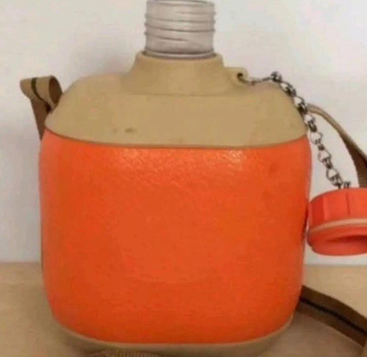 Supriyashrivxst's tweet image. Nokia of water bottles 😂