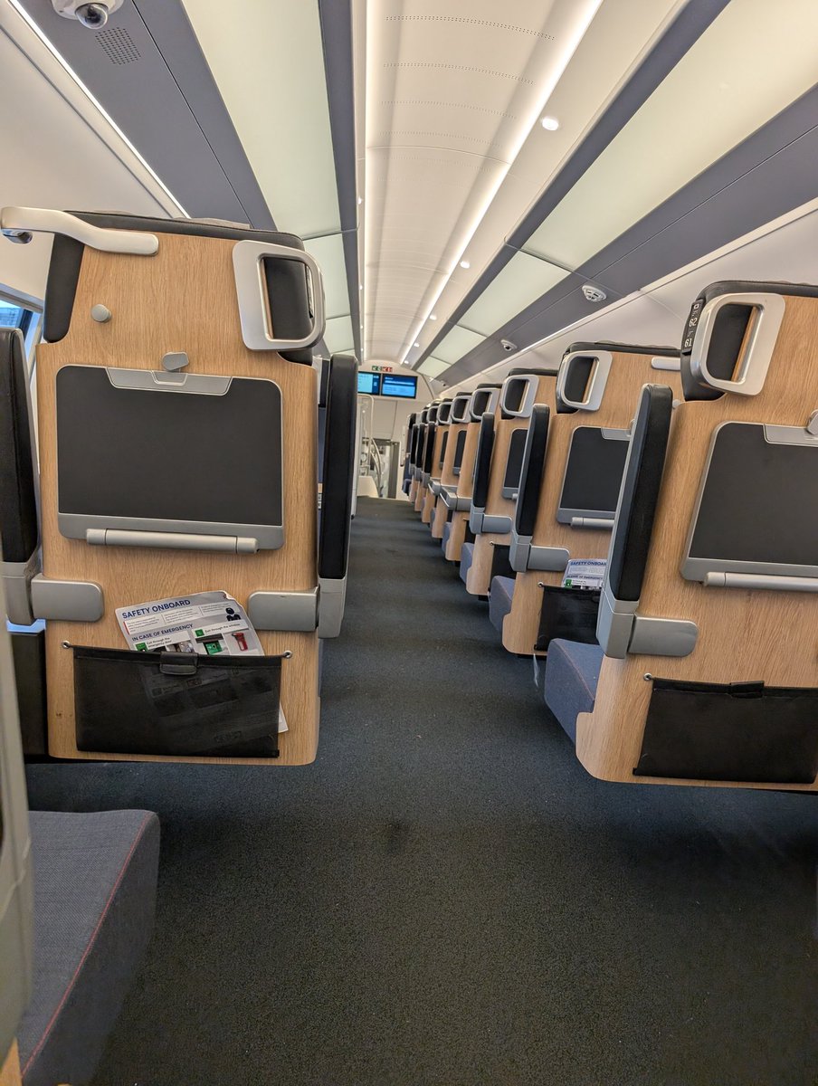 gamedin_77's tweet image. Phew äntligen ut i friheten 😴✅

#workisdone✅