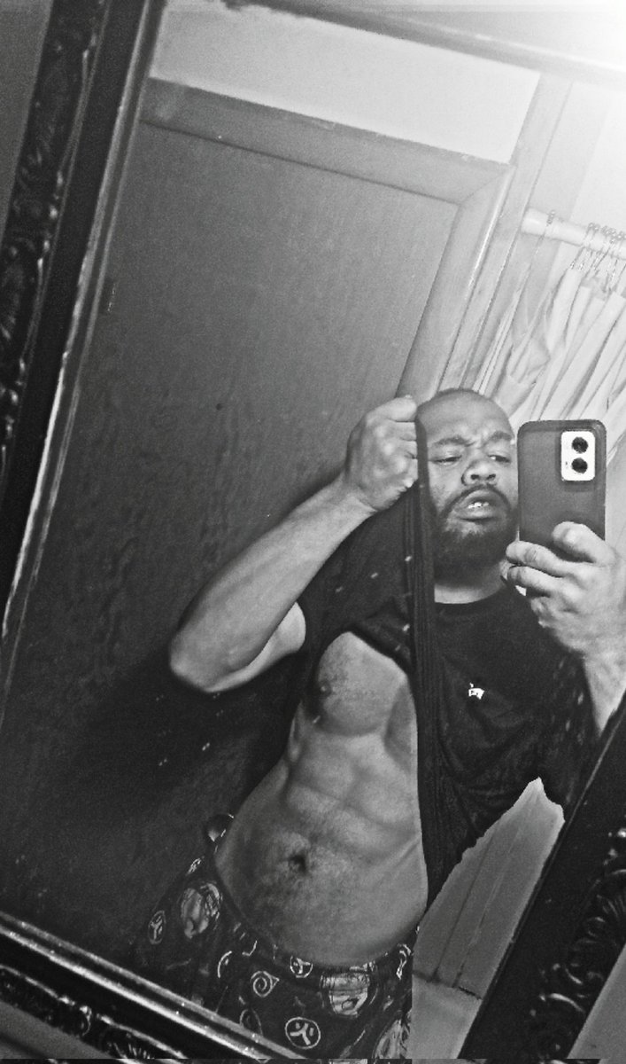 1_BUFF-weeb tweet media