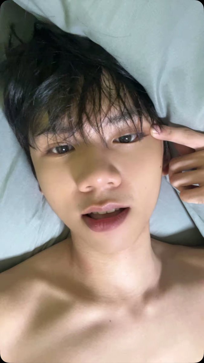 icebearxclark20's tweet photo. just come kiss me and bite me ~ https://t.co/vbuTB8jvos