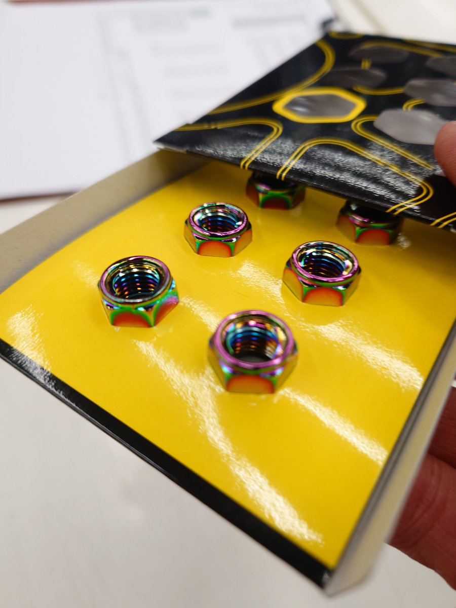 ricolandkokura's tweet image. XAM😍
新製品
まずリヤスプロケットナット５穴用、6穴用入荷✨
みんな好きですよね～コレ🥰
いろんなバイクのワンポイントカスタムに✨
＃XAM
＃スプロケットナット
＃ライコランド
＃ライコランド小倉店