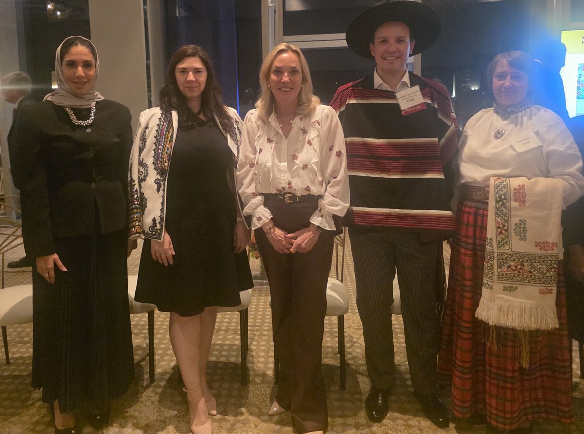 LuciaSava1's tweet photo. ✨ Honored to attend the reception honoring the Los Angeles Consular Corps, celebrating the cultural diversity that defines our city and the power of diplomacy to connect communities. 🌎

#RomaniaInLA #Diplomacy #CGLosAngeles #CulturalConnections https://t.co/HdJGQ9zNLL