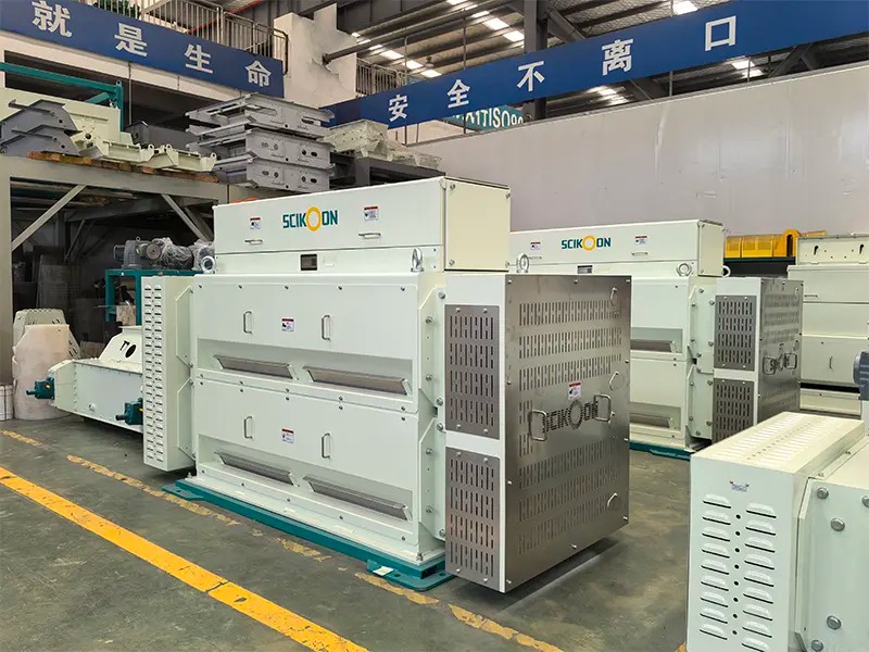 scikoon27198's tweet image. 🌾 Boost oilseed prep with SCIKOON XKPS-DD Double Deck Cracker!
Dual rollers, compact design, and high cracking efficiency ⚙
👉 scikoonmachinery.com #oilseedprocessing #scikoon