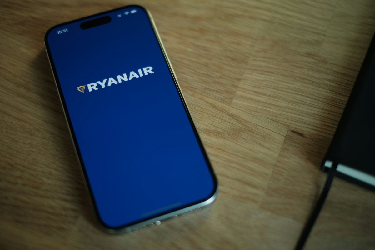 Flying Ryanair after 12 Nov?
They’re switching to 100% digital boarding passes.
📲 No more printed passes
✔️ Use the myRyanair app
⚠️ Starts 12 Nov
Don’t get caught out — update your app before you fly.
#Ryanair #TravelUpdate #DigitalBoardingPass