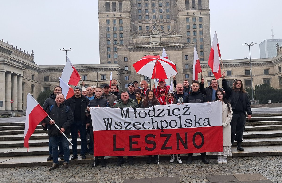Południowowielkopolski autobus na #MarszNiepodległości właśnie dotarł!