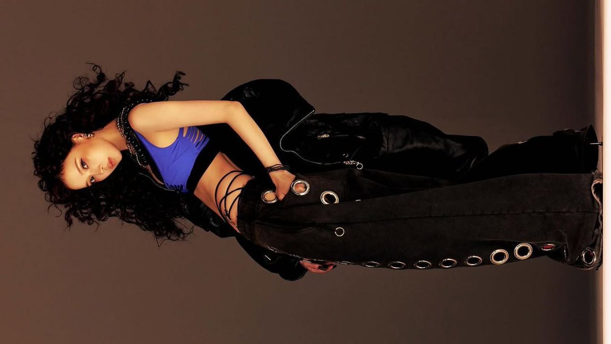 G! Rich, Viena Hadid tweet media